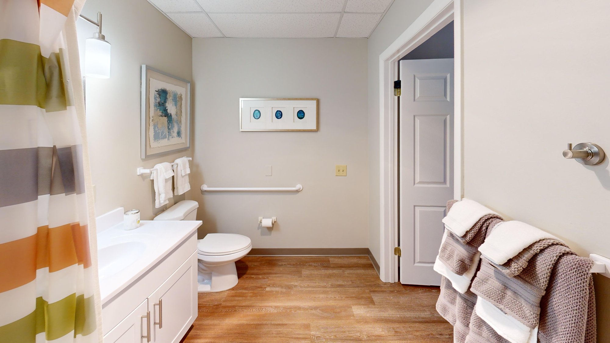 WOAK-WINDSOR Floor Plan - Bathroom