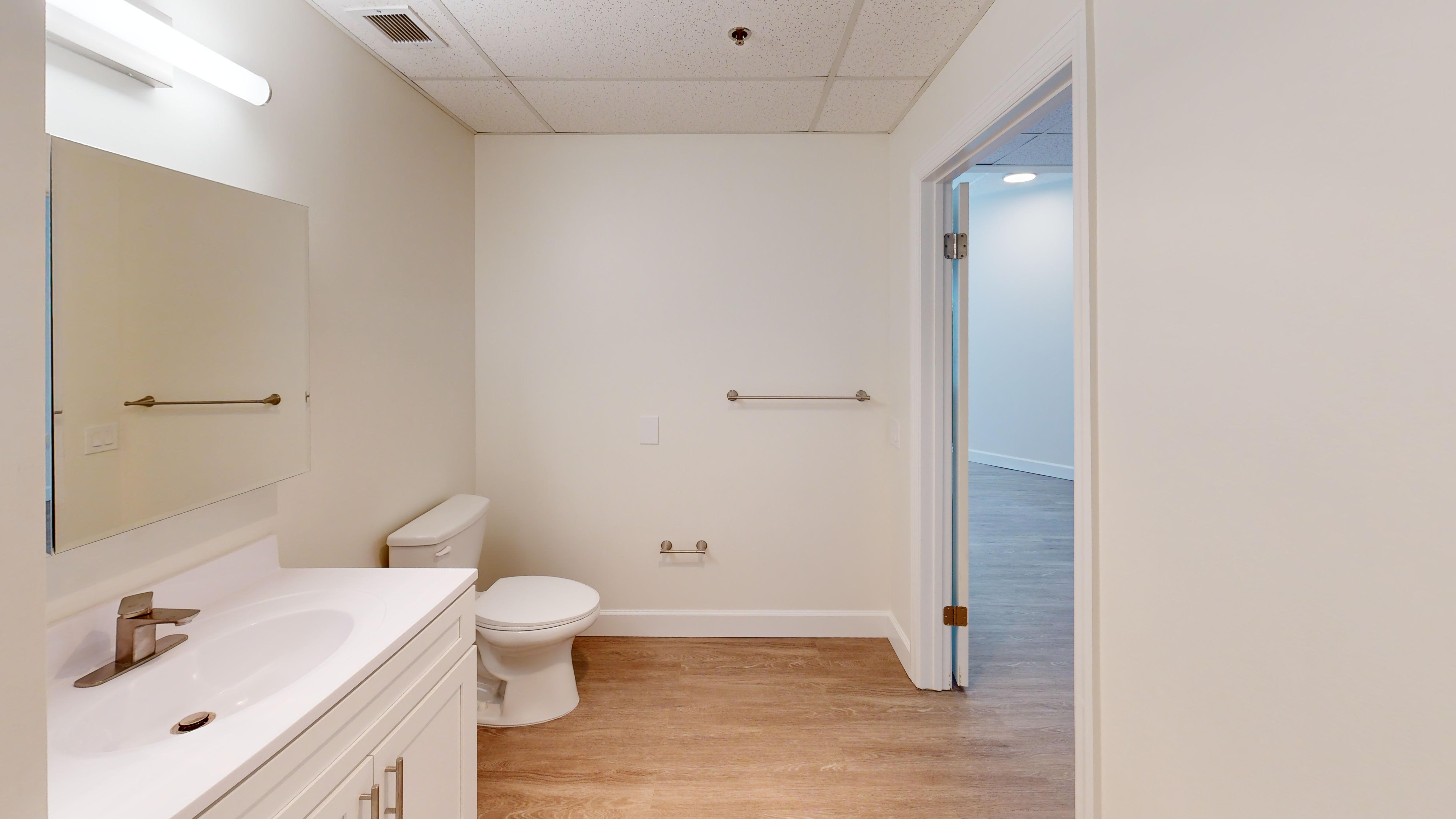 WOAK - ADELAID - Bathroom