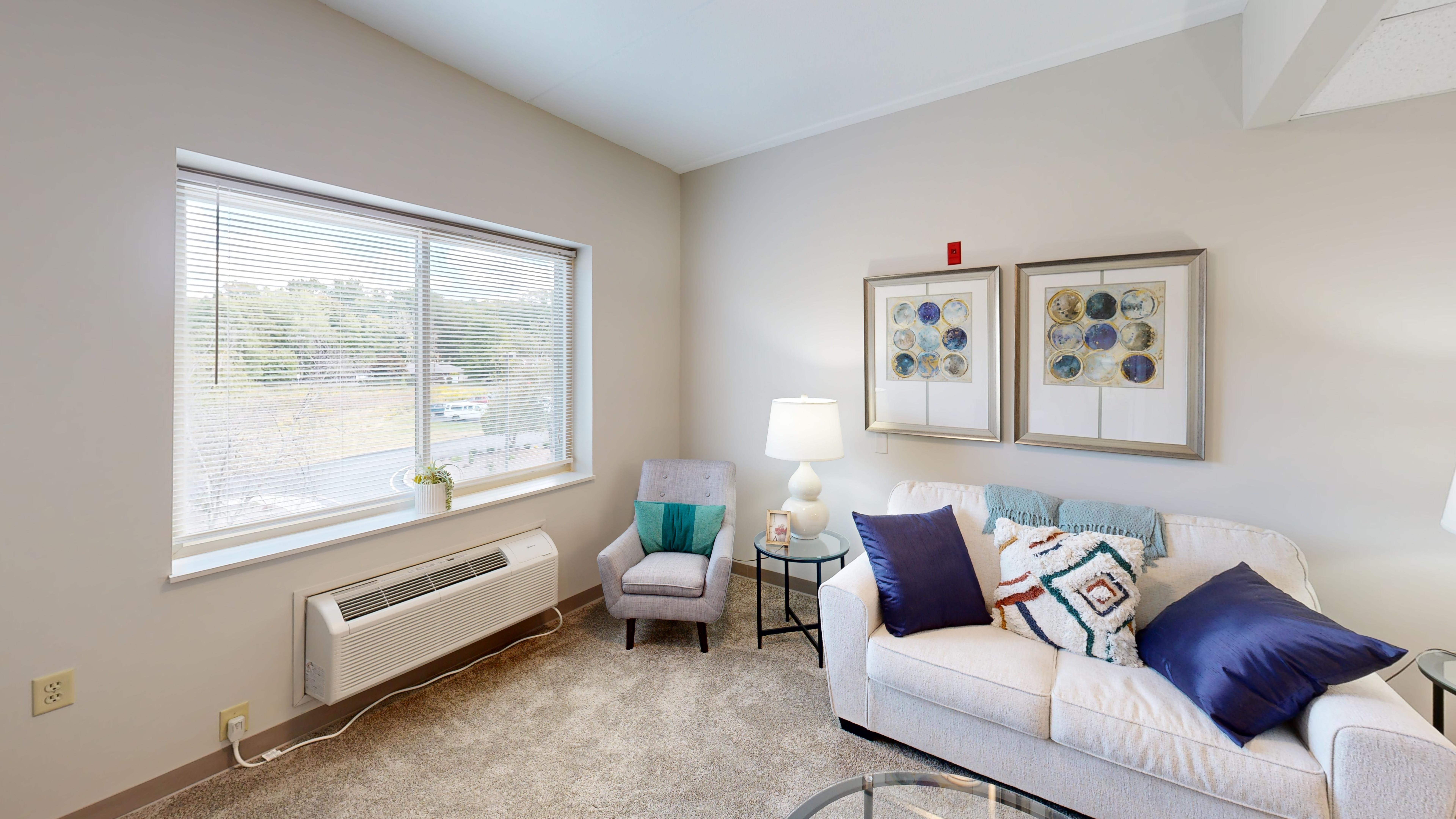 WOAK-WINDSOR Floor Plan - Living Room