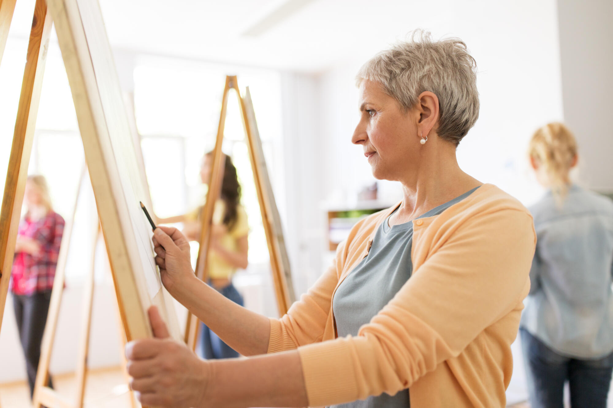 What Are Some Hobbies or Activities That Empty Nesters Can Do Together?
